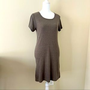 Poof Apparel Short Sleeve Knit MIDI Dress. Women’s Size Small